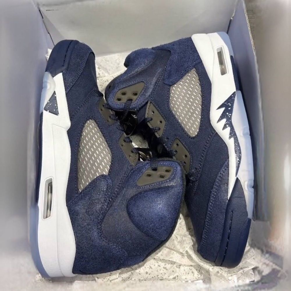 JORDAN RETRO 5 GEORGE TOWN